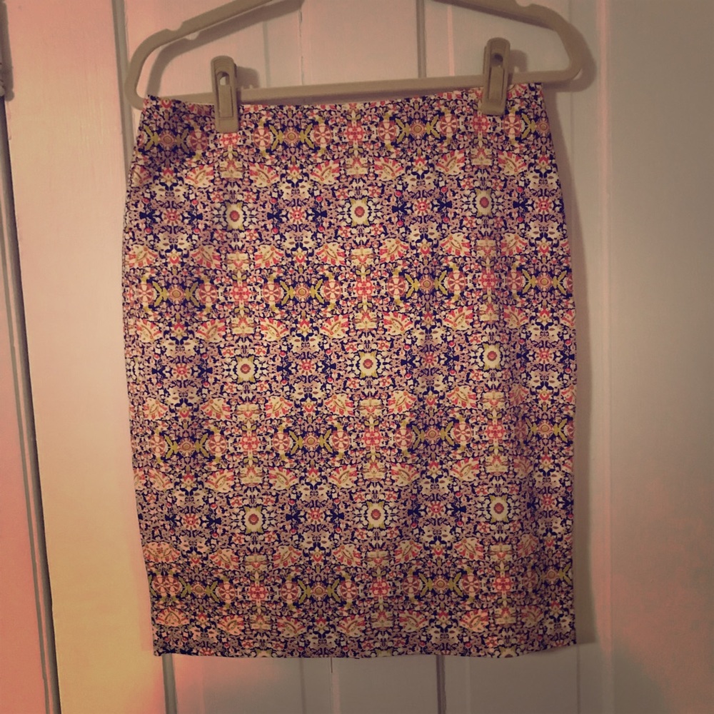 NWT The Limited Patterned Pencil Skirt